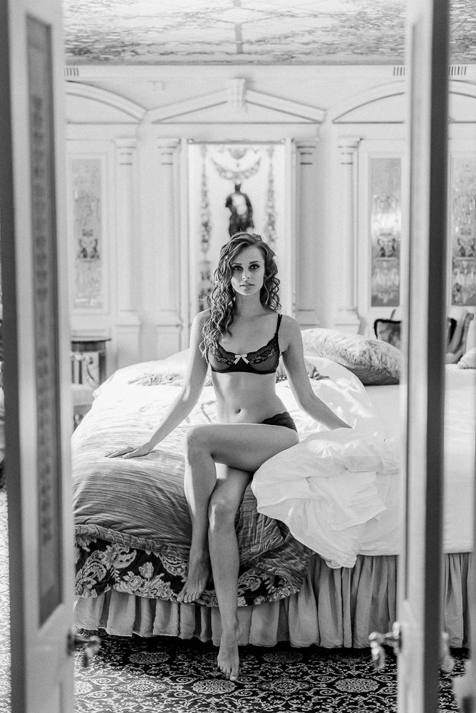 10. Boudoir photo shoot in Miami at the Versace Mansion by Fran Boloni The Paris Photographer