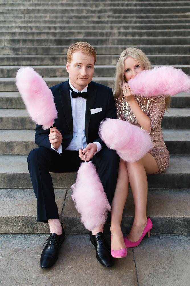 Couple photos by the Seine River with cotton candy as props
