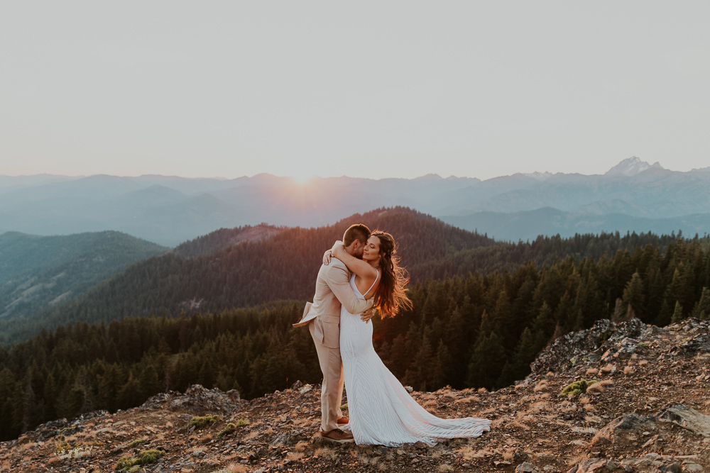 Elopement photography by Brianna Parks -PNW Elopement Photographer