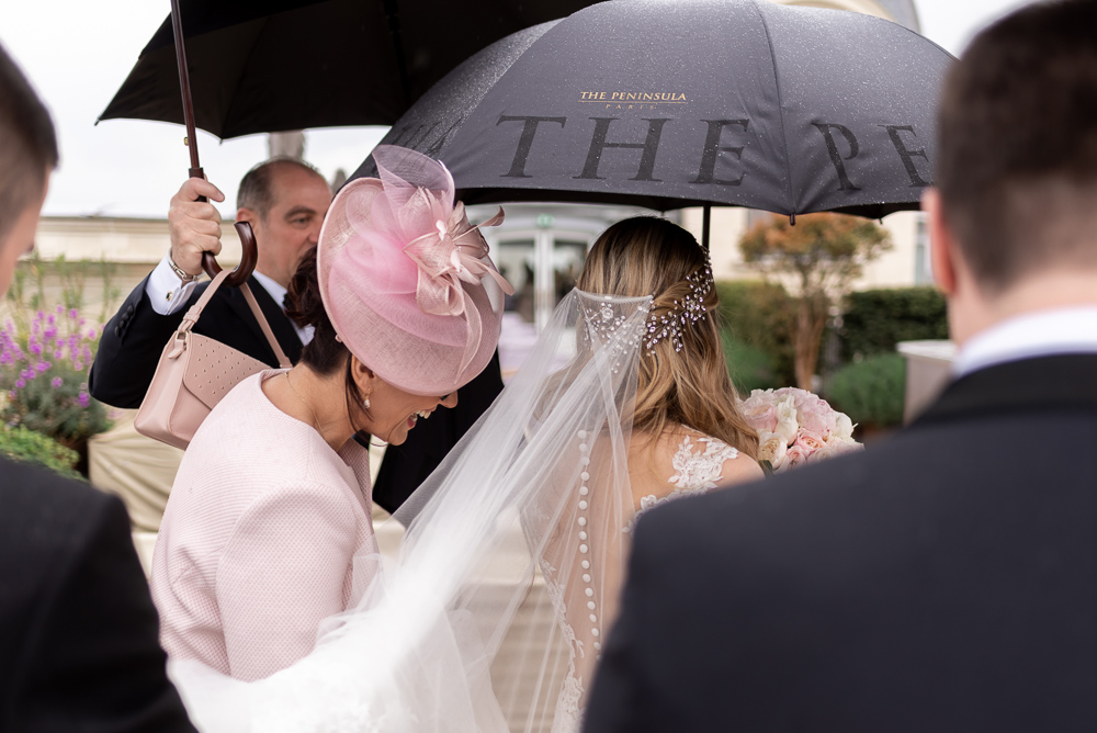 Getting married on a rainy day in Paris