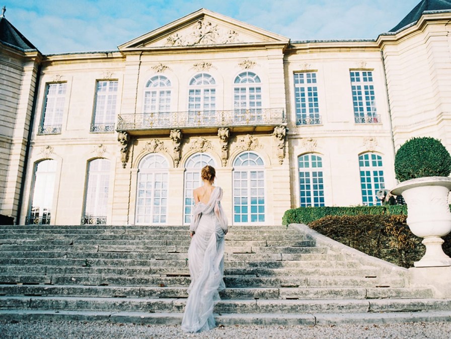Bride walking on the steps of Musée Rodin in Paris - Elopement location in Paris