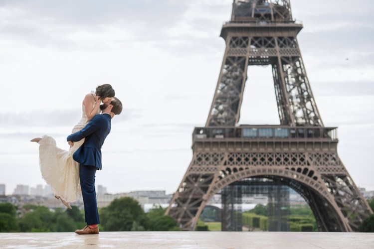Paris elopement photo shoot - Eiffel Tower wedding pictures
