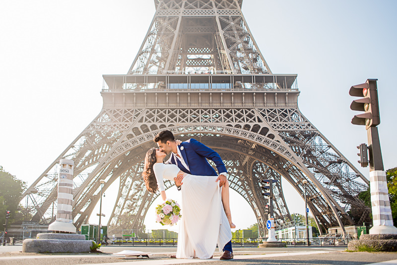 Engaged in Paris: the most romantic kiss in front of the Eiffel Tower
