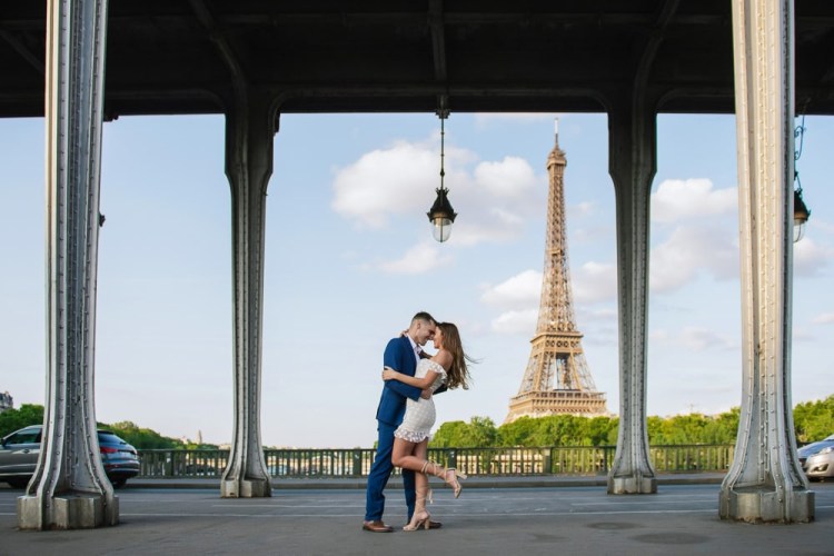 Romantic Couples Photoshoot at Eiffel Tower in Paris 