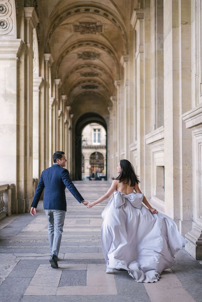 Paris pre wedding photography - The running away pose