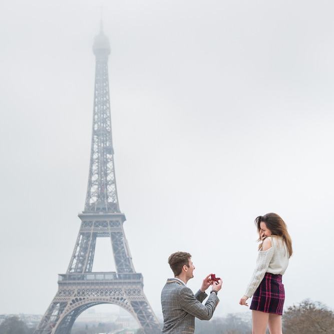 Paris proposal by the Eiffel Tower - captured by Daniel photographer in paris