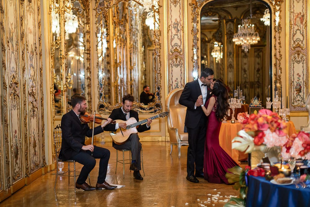 Paris wedding musicians - Adrian Delmer violinist in Paris