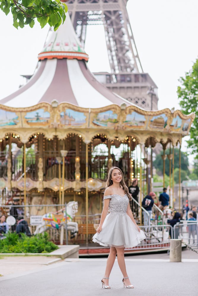 quinceanera picture ideas - carousel in Paris