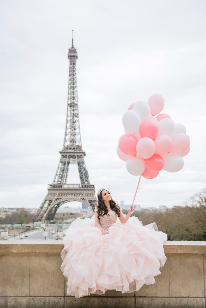 quinceanera pictures with balloons and girl sitting down