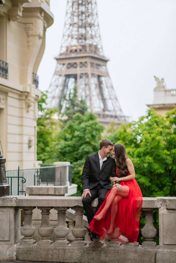 Romantic photos at avenue camoens with eiffel tower in view