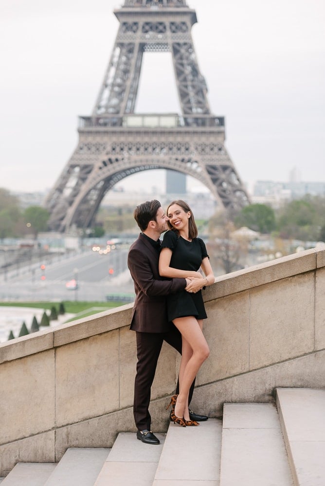 unique couple photo ideas- the hug from behind and cute kiss on the cheek