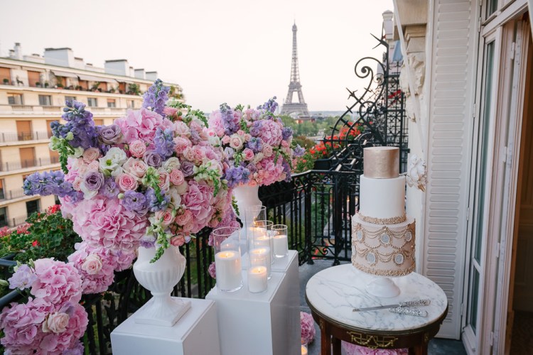 Wedding cake and wedding floral design at Plaza Athenee in Paris