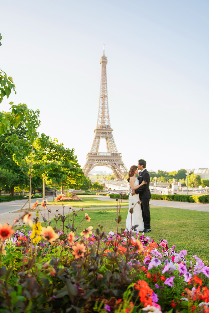 Wedding photos at Trocadero gardens with colorful flowers