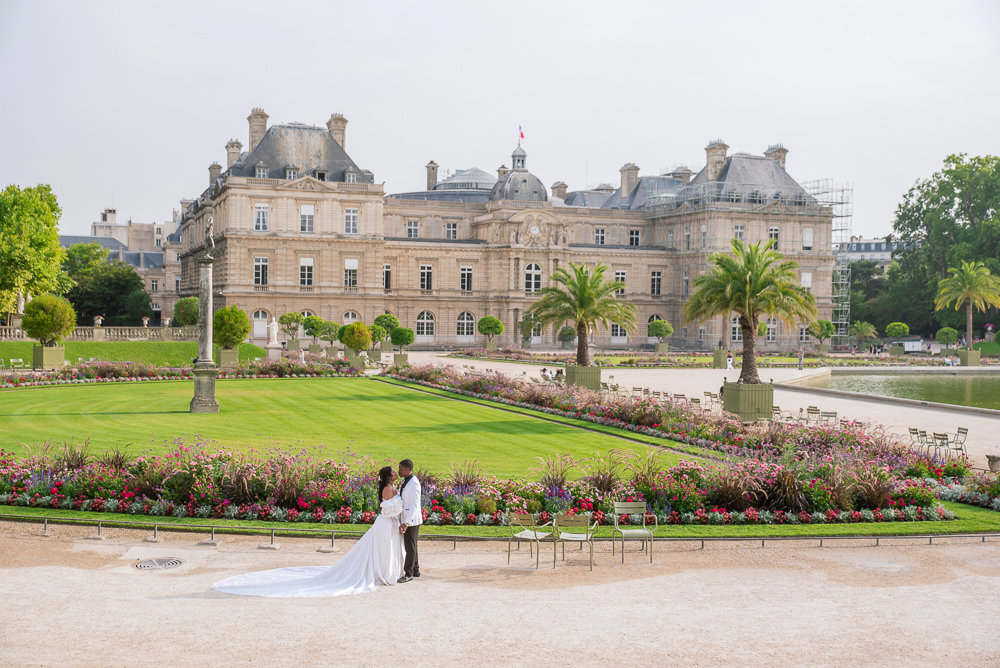 Wedding photos in Luxembourg gardens