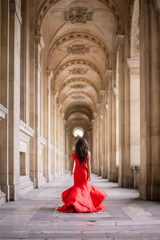 where to take quinceanera pictures in Paris - Louvre Museum